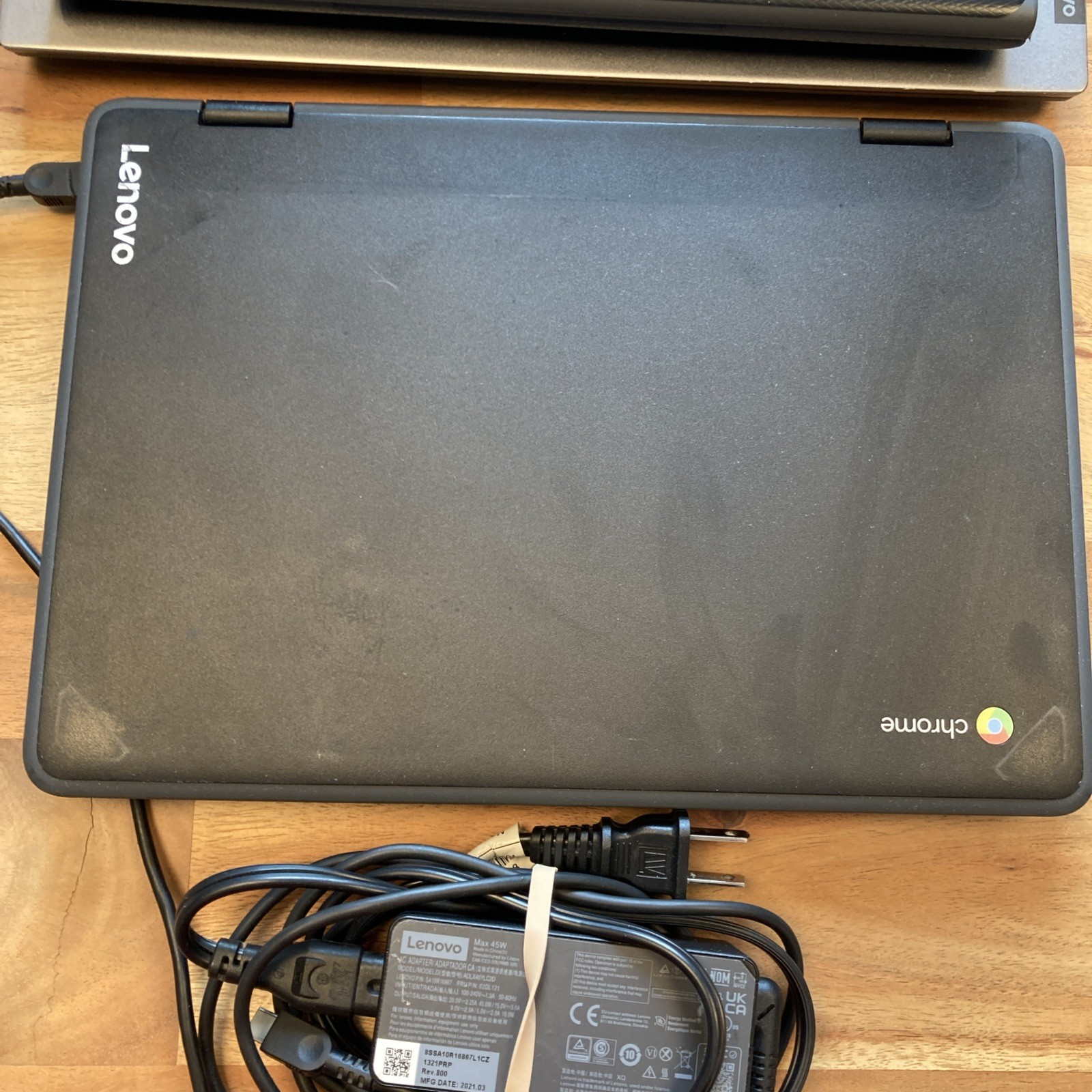 Lenovo 300e Chromebook 81H0 (11.6″ Touch, 4GB, 32GB eMMC, ChromeOS) w/ Charger