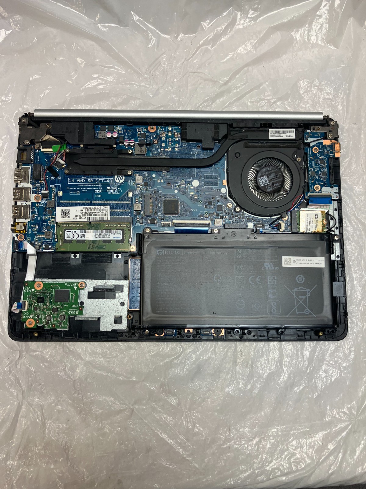 HP Notebook 14-dk0053od 14 AMD A4-9125 Dual-Core, Silver, Laptop FOR PARTS