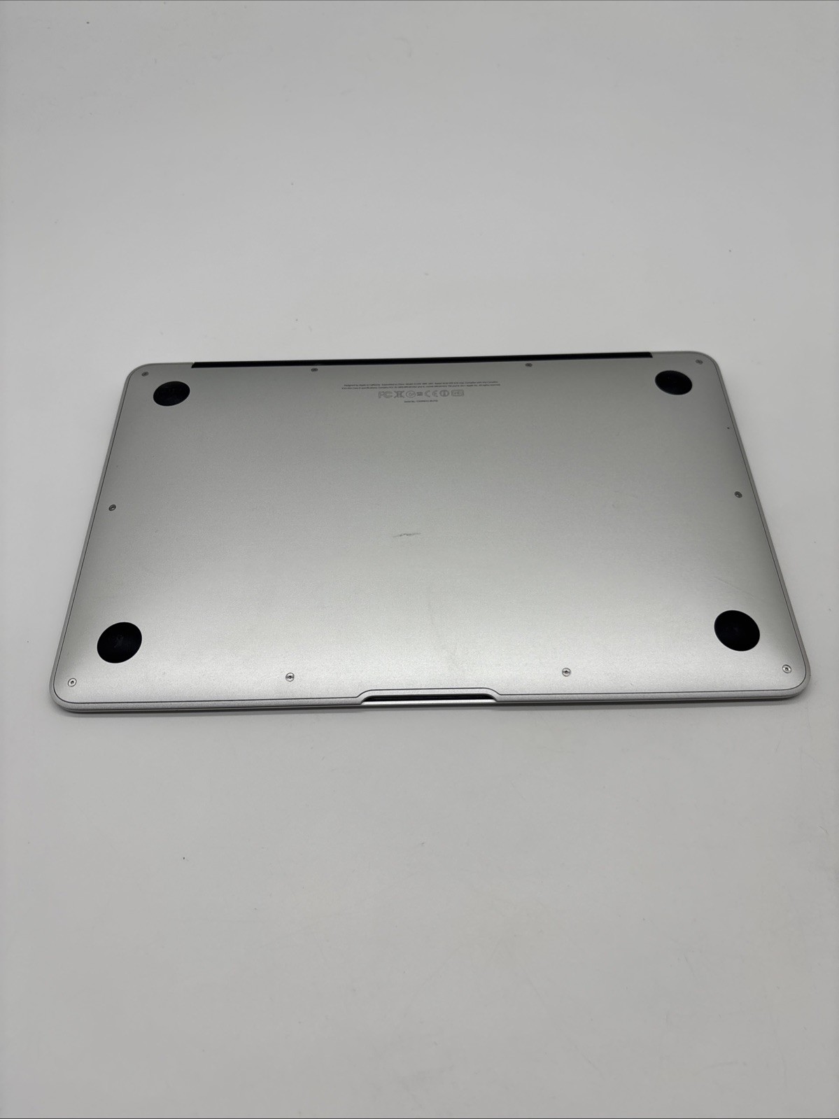 Apple MacBook Air – A1370 – 12”- Core i5-2467M 1.6GHz 4GB RAM 128GB SSD Silver