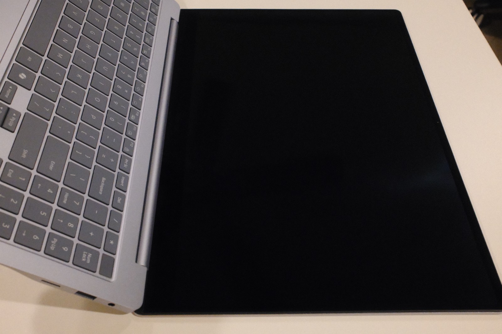 Samsung Galaxy Book4 Edge 16″ 3K OLED Touch Screen Snapdragon X Elite 16GB 512GB