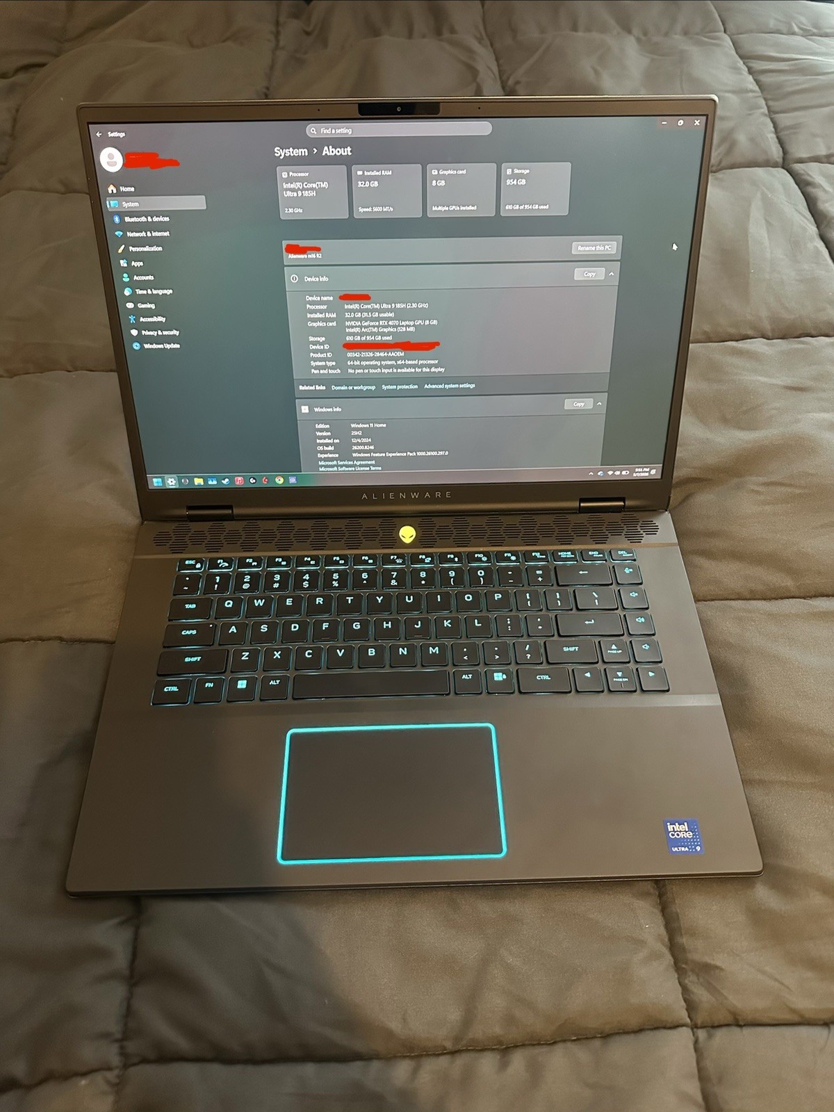 Alienware m16 R2 Gaming Laptop | Intel Core Ultra 9 | RTX 4070 | 32GB RAM | 1TB