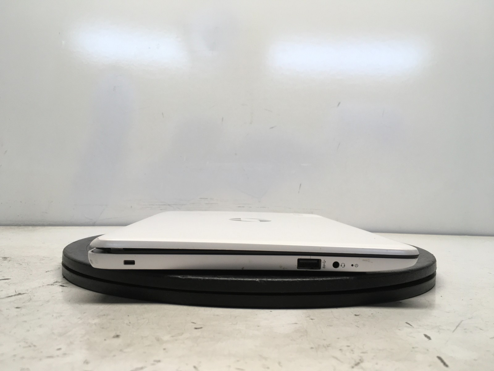 HP Stream 11-AK0053DX Intel Celeron N4120 1.1GHz 4 GB NO HDD – READ