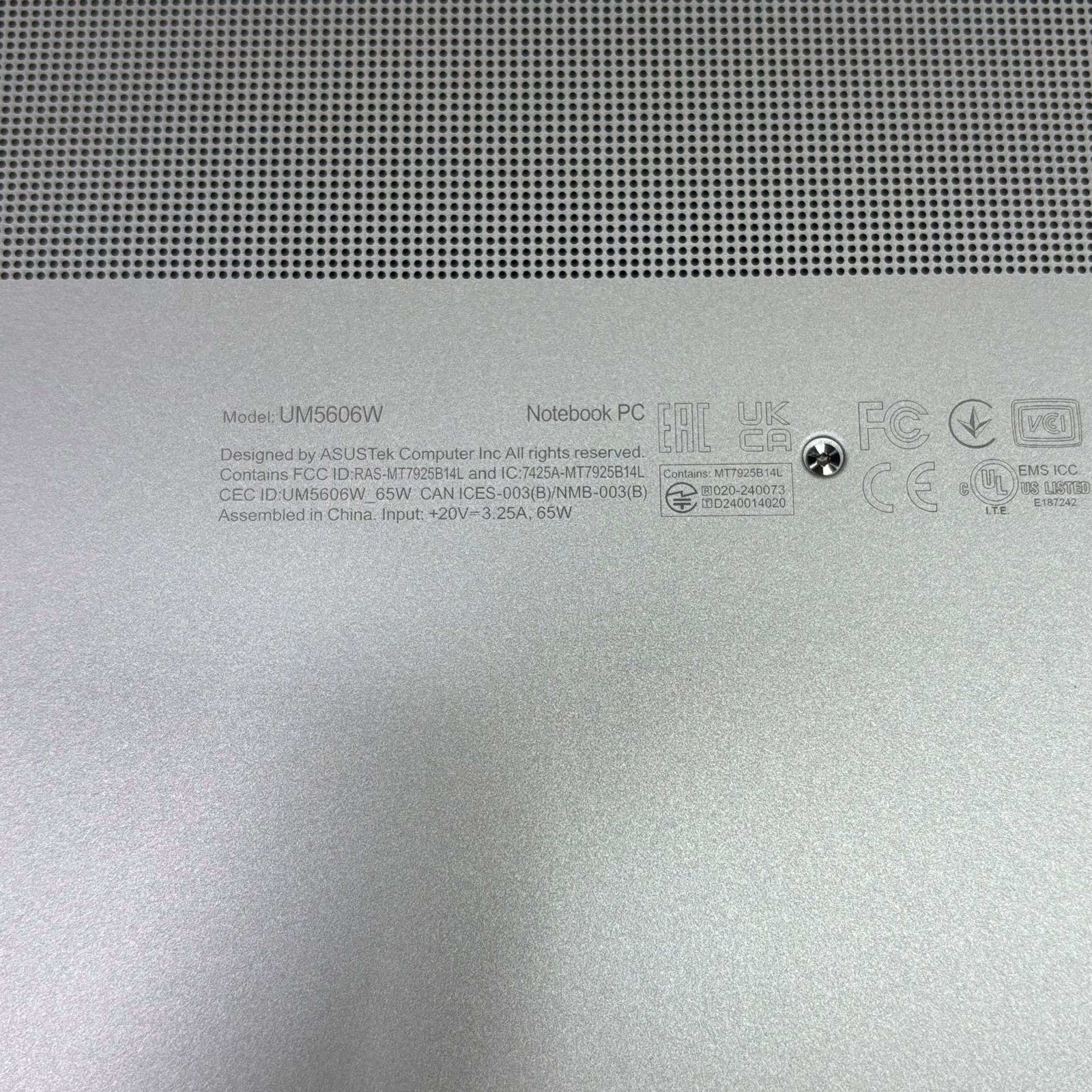 ASUS Zenbook S 16 UM5606WA AMD Ryzen AI 9 365 2.00GHz 24GB RAM 1TB SSD 16″