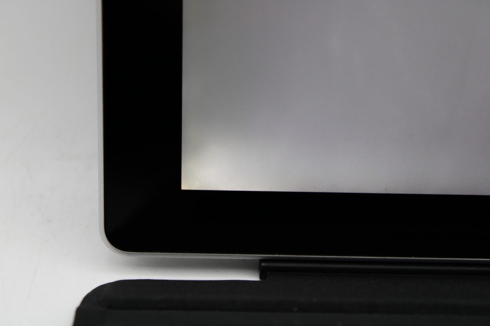 Microsoft Surface Pro 4 1724 @ 2.4 GHz i5-6300U 4GB RAM 128GB SSD No OS