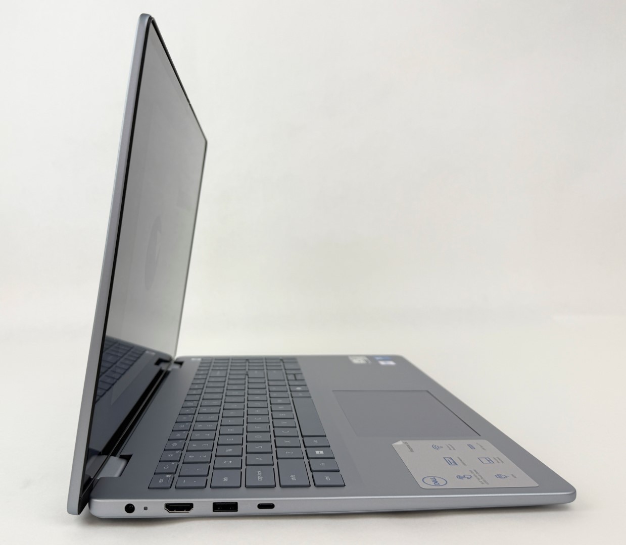 Dell Inspiron 5640 16″ 1920×1200 Touch Core 7 150U 32GB 1TB SSD W11H – Dent