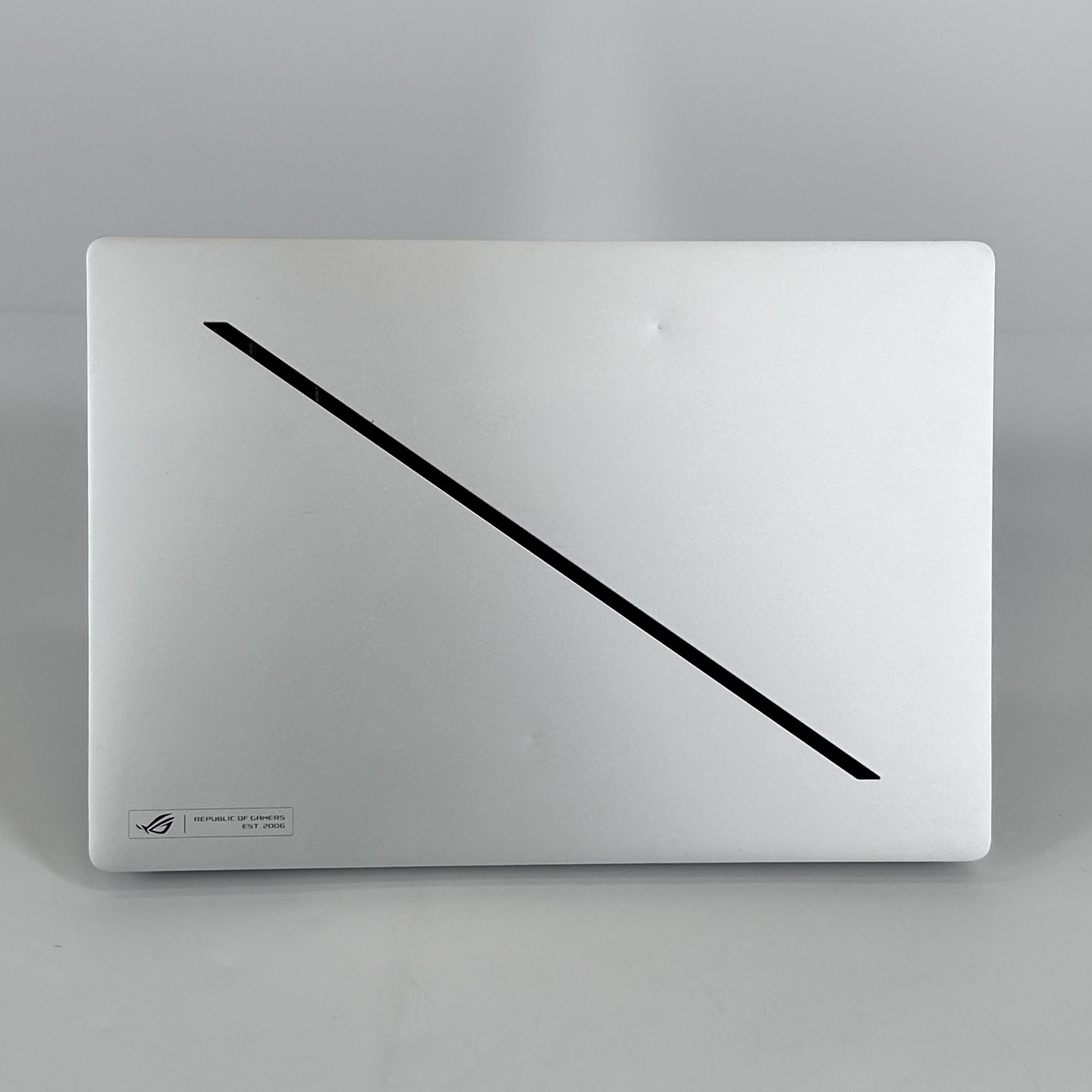 Asus ROG Zephyrus G16 GU605 240Hz QHD+ 2.9 GHz Ultra 9 285H 32GB 2TB RTX 5070 Ti