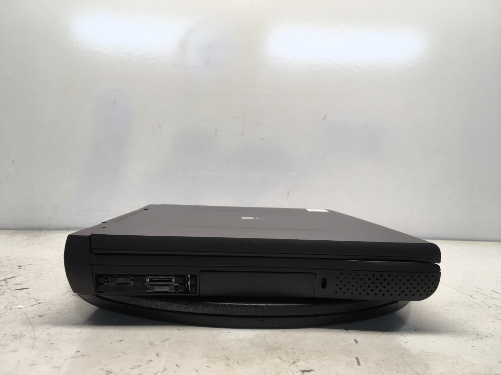 Dell Latitude CPi A300ST Intel Pentium II 300MHz 256 MB NO HDD