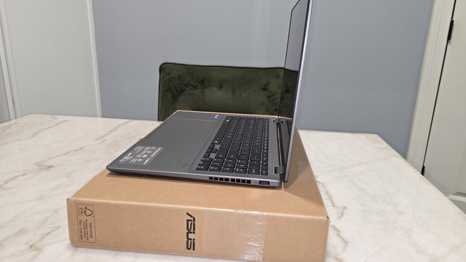 Asus Vivobook 16 Flip TP3607SA-DS74T, 16″ Touchscreen Convertible, Intel Core 7
