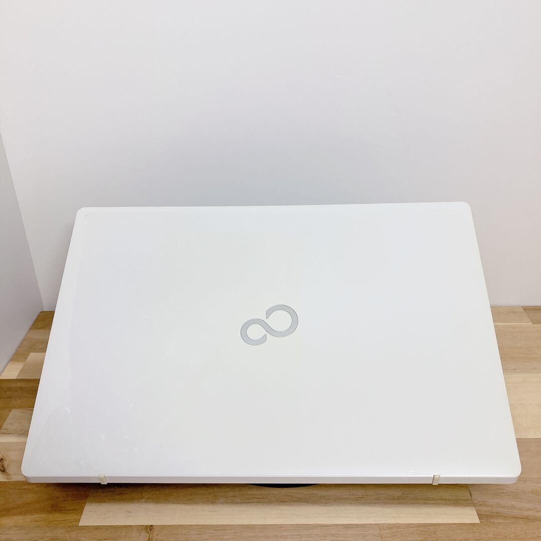 Fujitsu LIFEBOOK AH53/B3 8th generation i7 high speed SSD Notebook PC 17