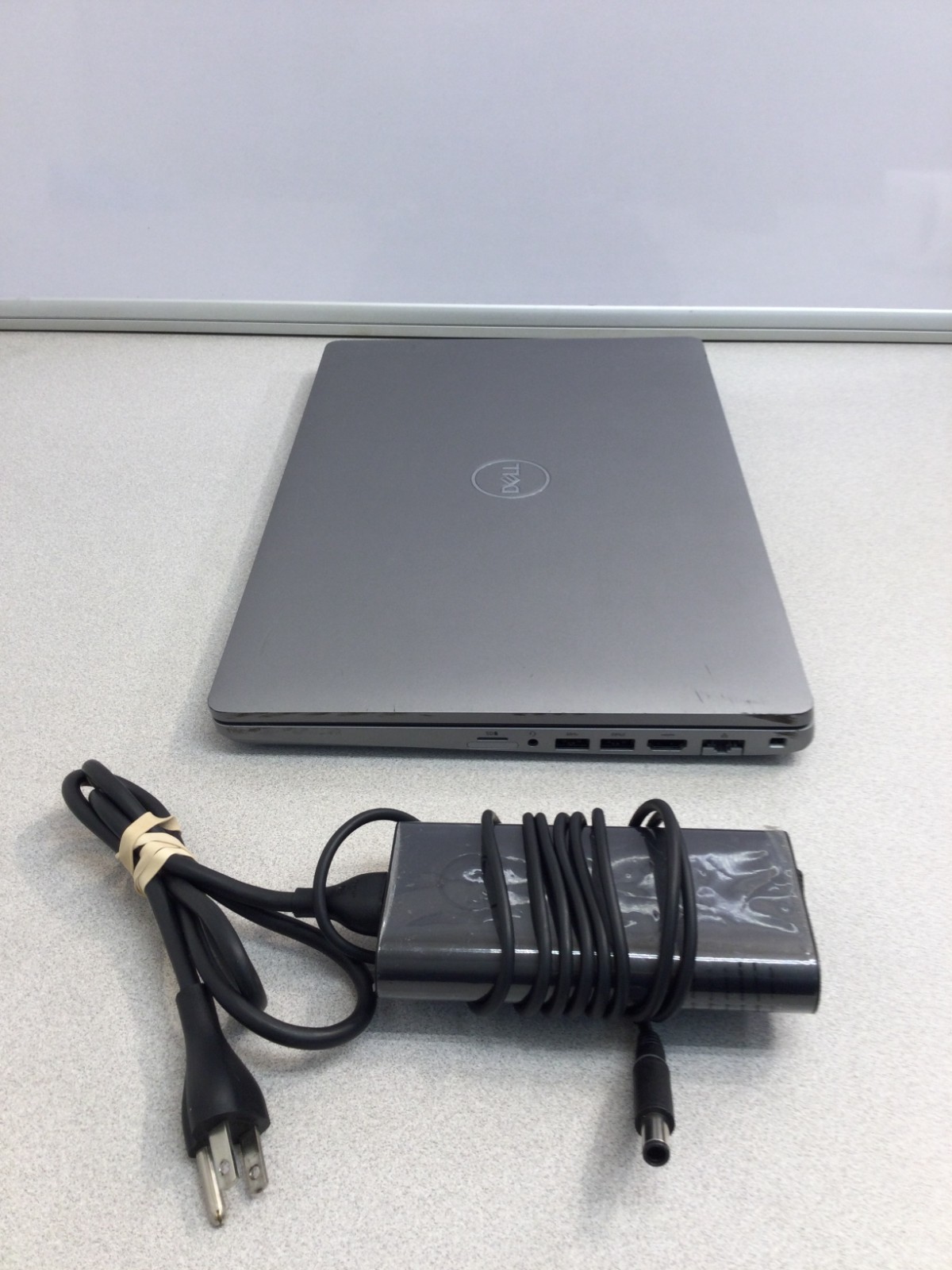 Dell Precision 3550 15.6” core i5 10th gen 1.70GHz 8GB 256GB SSD WIN 11 PRO