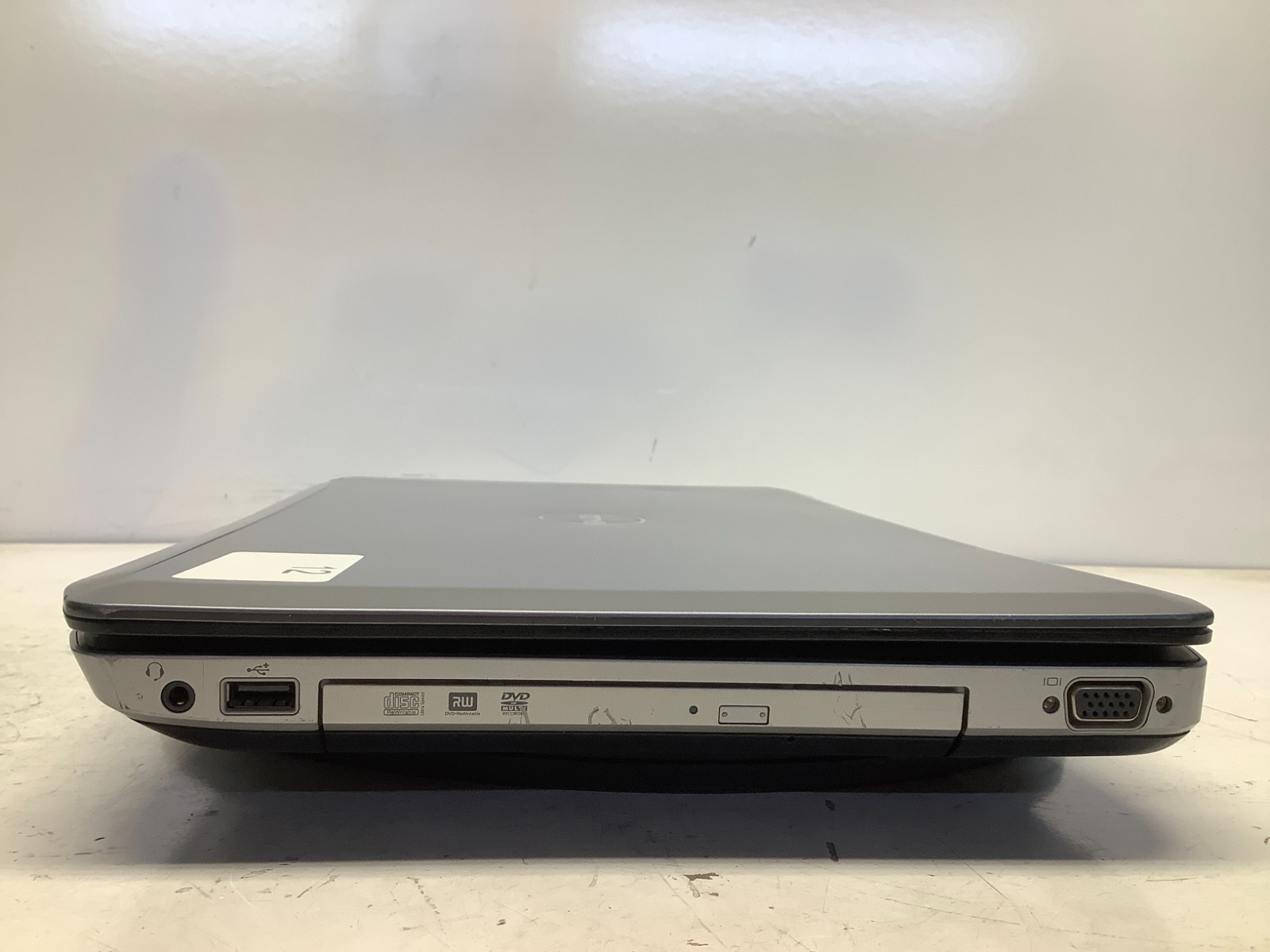 Dell Latitude E5520 Intel i3-2330M 2.2GHz 4 GB NO HDD/Battery