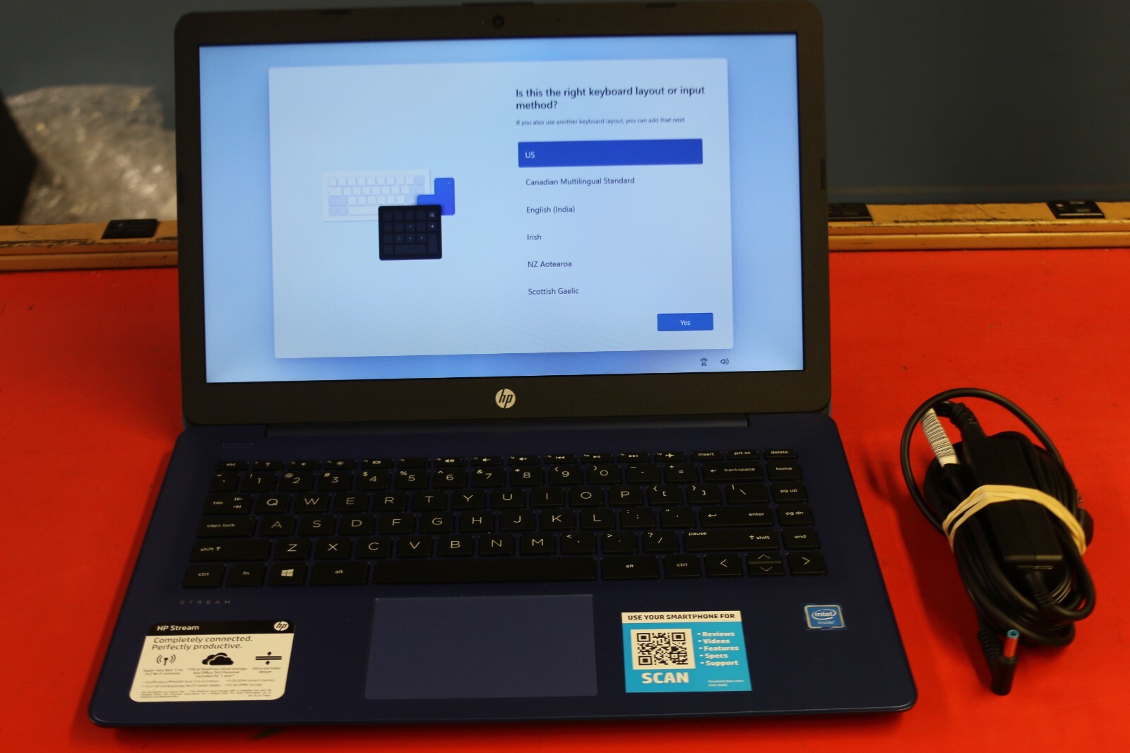 HP 14-cb171wm Stream 14″ HD Celeron N4000C 1.1GHz Intel UHD Graphics 600 4GB RAM