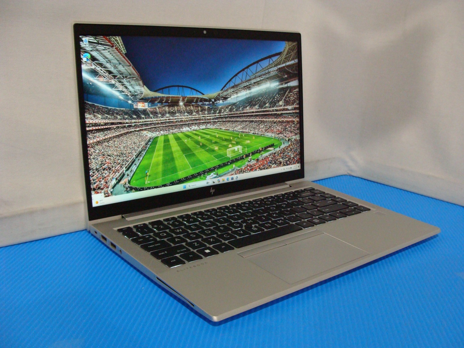 HP EliteBook 840 G8 14″ FHD Intel i7-1185G7 3GHz 8GB RAM 256GB SSD Wind 11 Pro