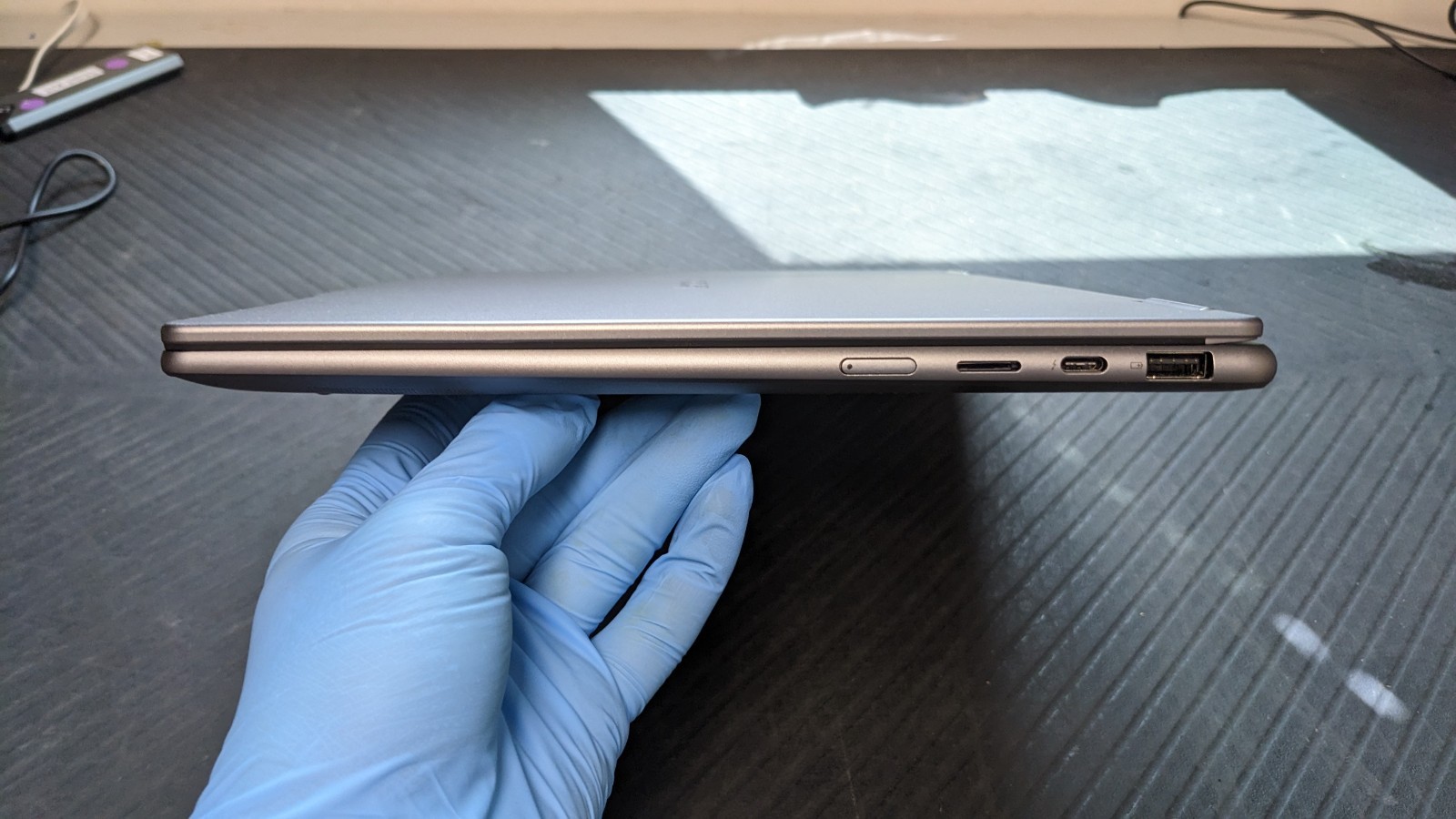 Lenovo Yoga 7i 2-in-1 AI Copilot+ 14″ OLED Touch Ultra 5 226V 16GB 512GB *READ*