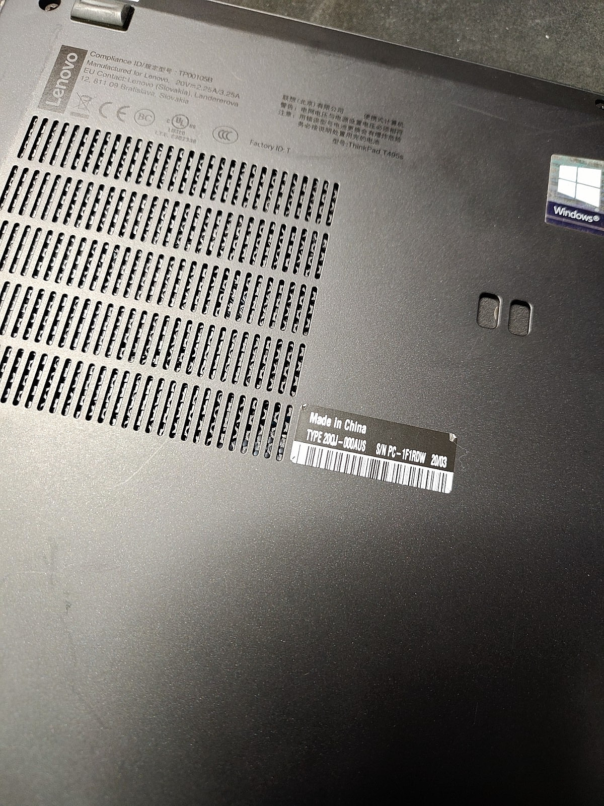 Lenovo ThinkPad T495s AMD Ryzen 5 pro 3500U 8GB 256GB Radeon vega 8
