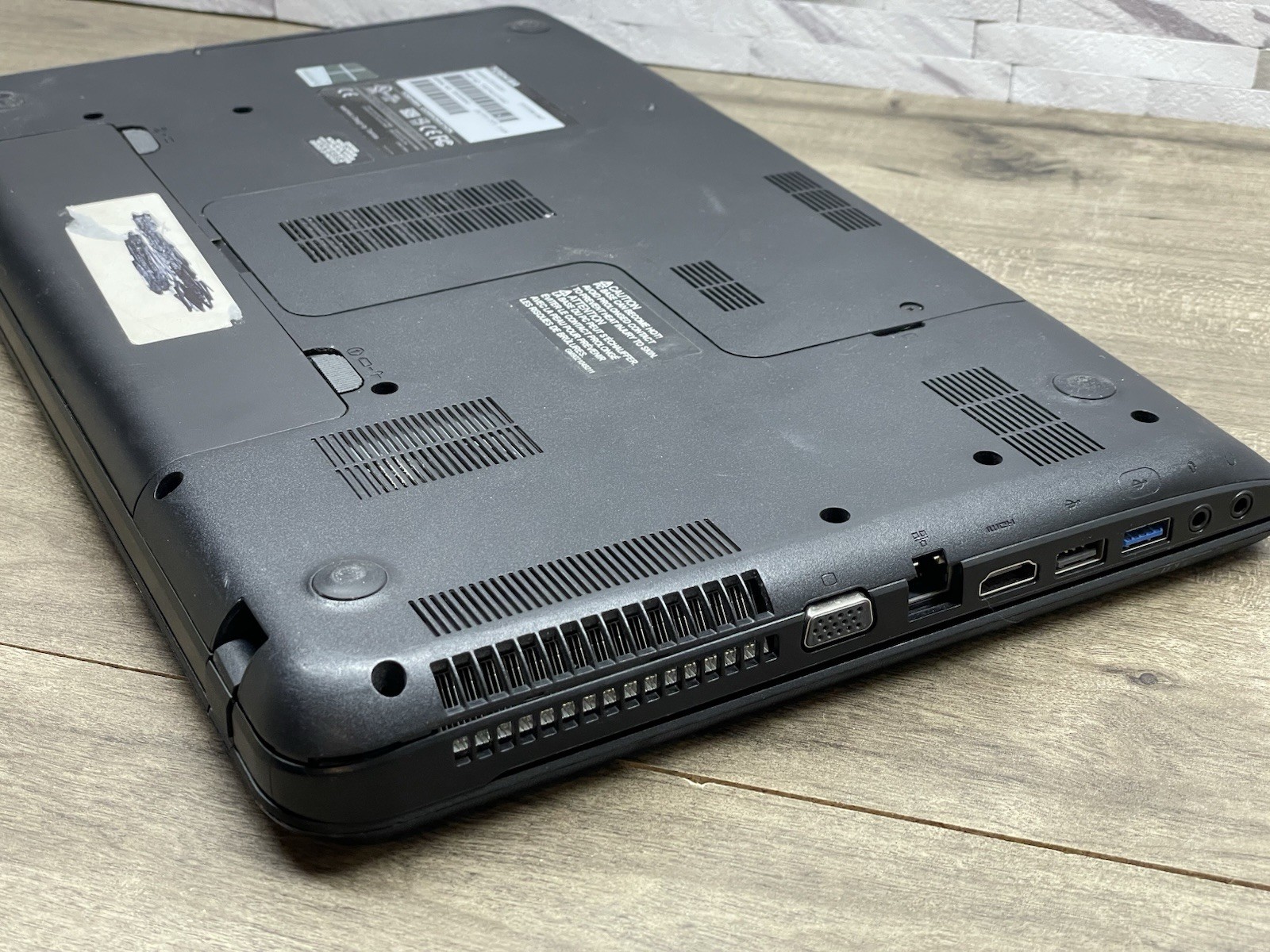 Toshiba Satellite C55-A5281 15.6″ Intel Core i5 Processor For Parts/Repair *READ