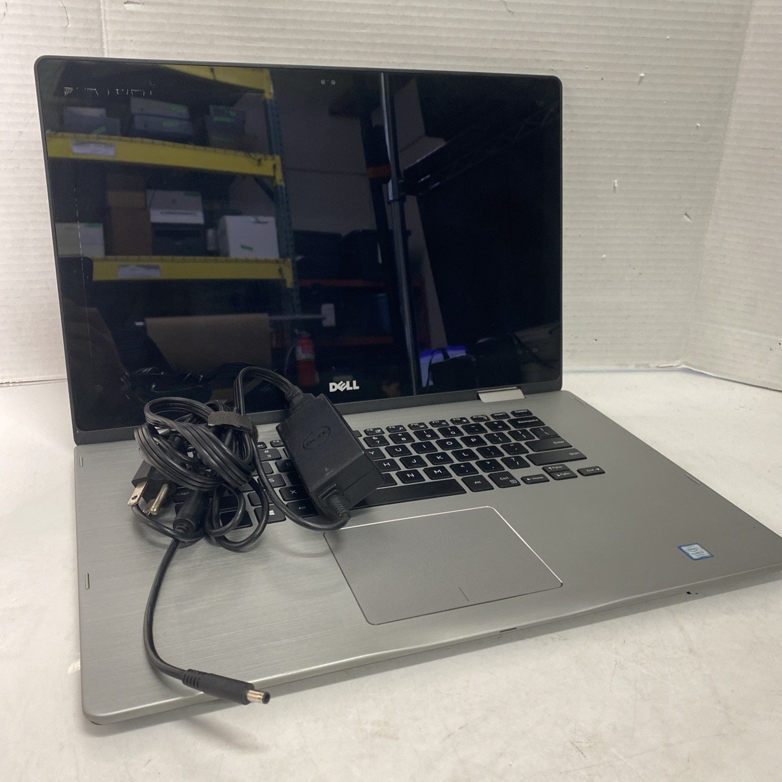 DELL INSPIRON 15-7579 | INTEL CORE I5-7200U 2.50GHZ | 256GB | 8GB | *read*