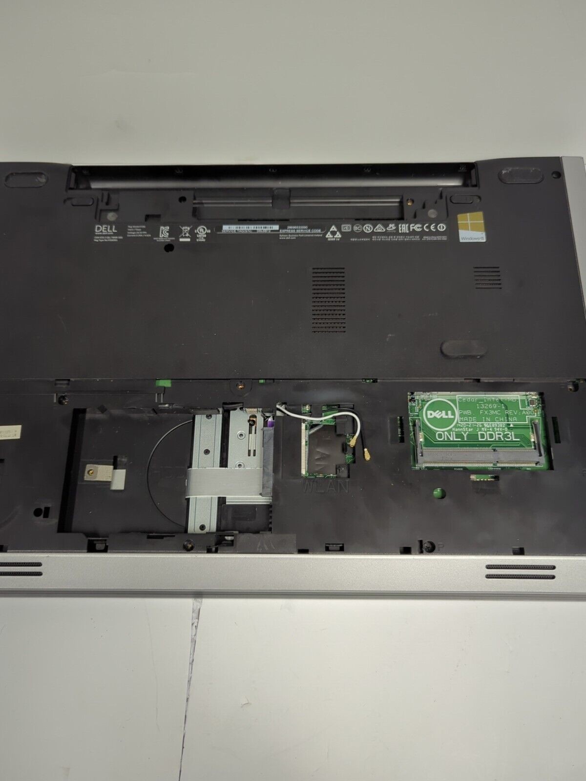 (For Parts) DELL INSPIRON 17 5000 SERIES laptop (Service Tag: D6L6B12)