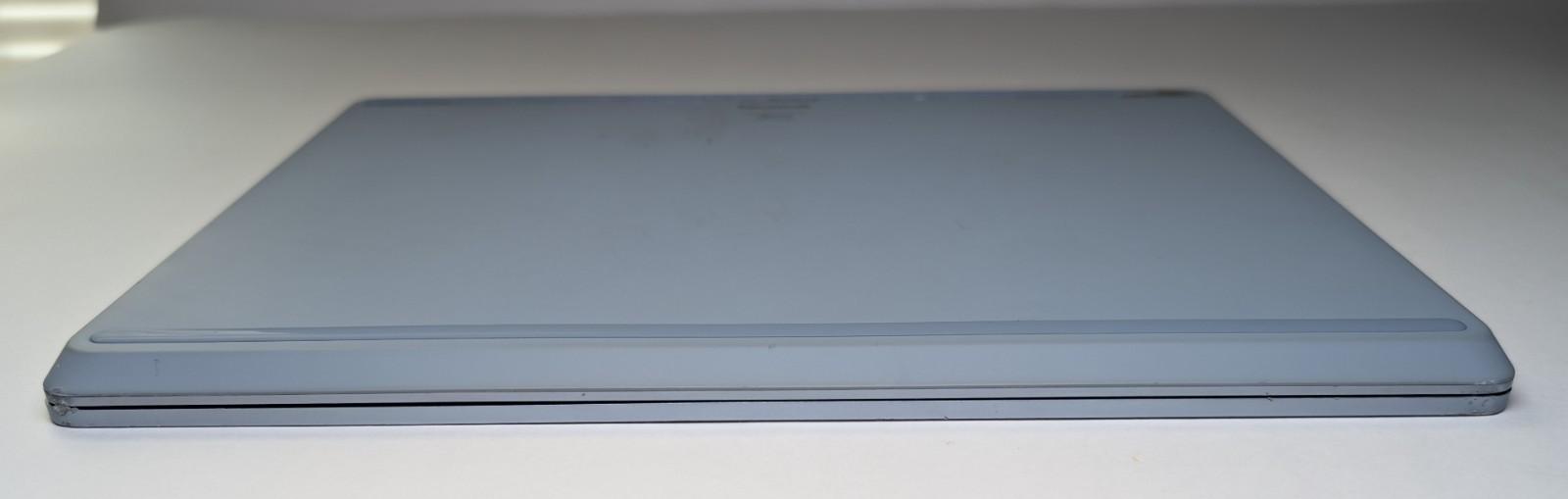 Microsoft Surface Laptop Go 12.4″ i5-1035G1 8GB 128GB SSD Win10 Home. ~566~