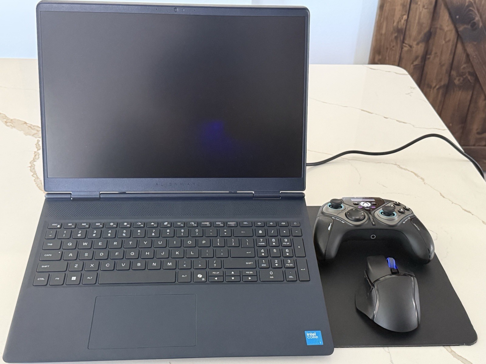 Alienware 16 Aurora Gaming Laptop, Excellent Condition, RTX 5060,Extras Included