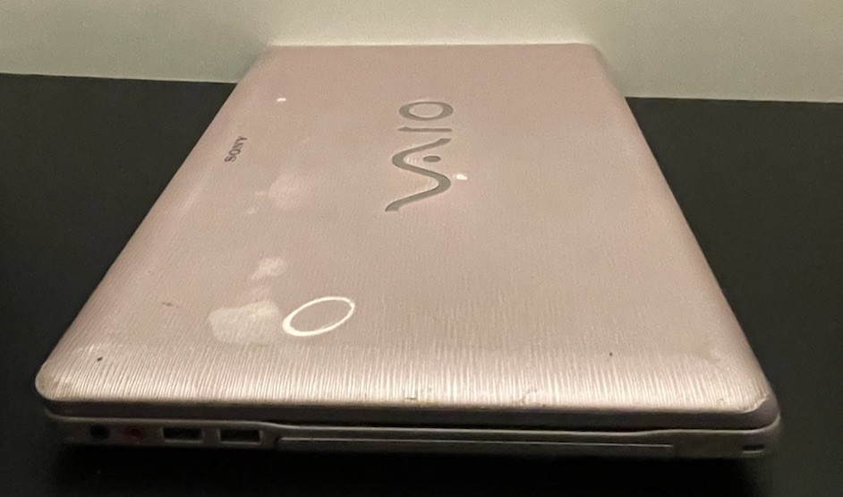 Sony VAIO PCG-7184L 15.6″ Laptop Pink With Black Base “READ”