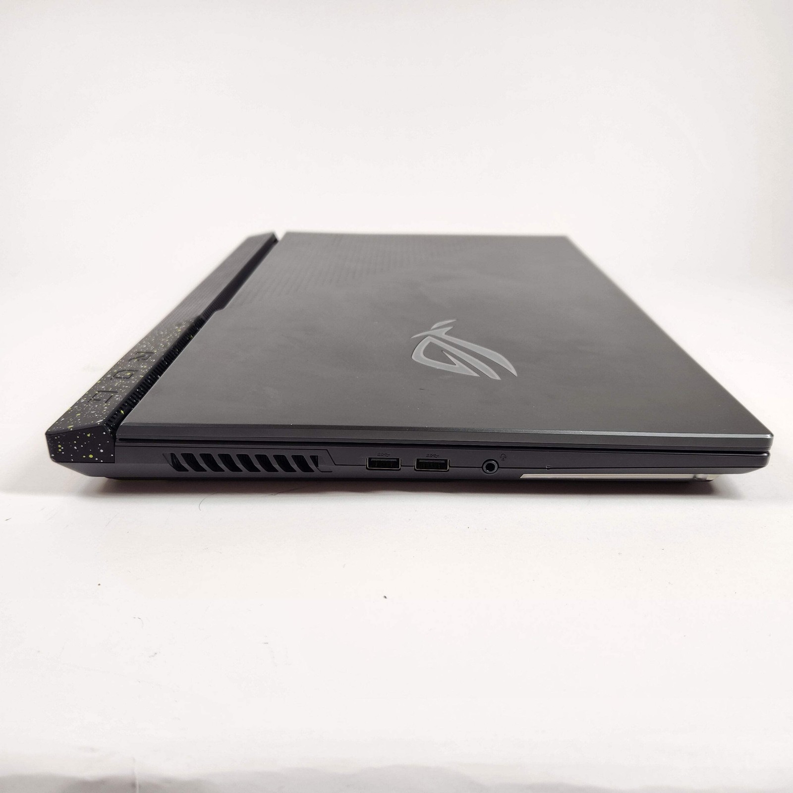 Asus ROG Strix G713P 17.3″ Ryzen 9 7845HX 16GB RAM 1TB SSD GeForce RTX 4060