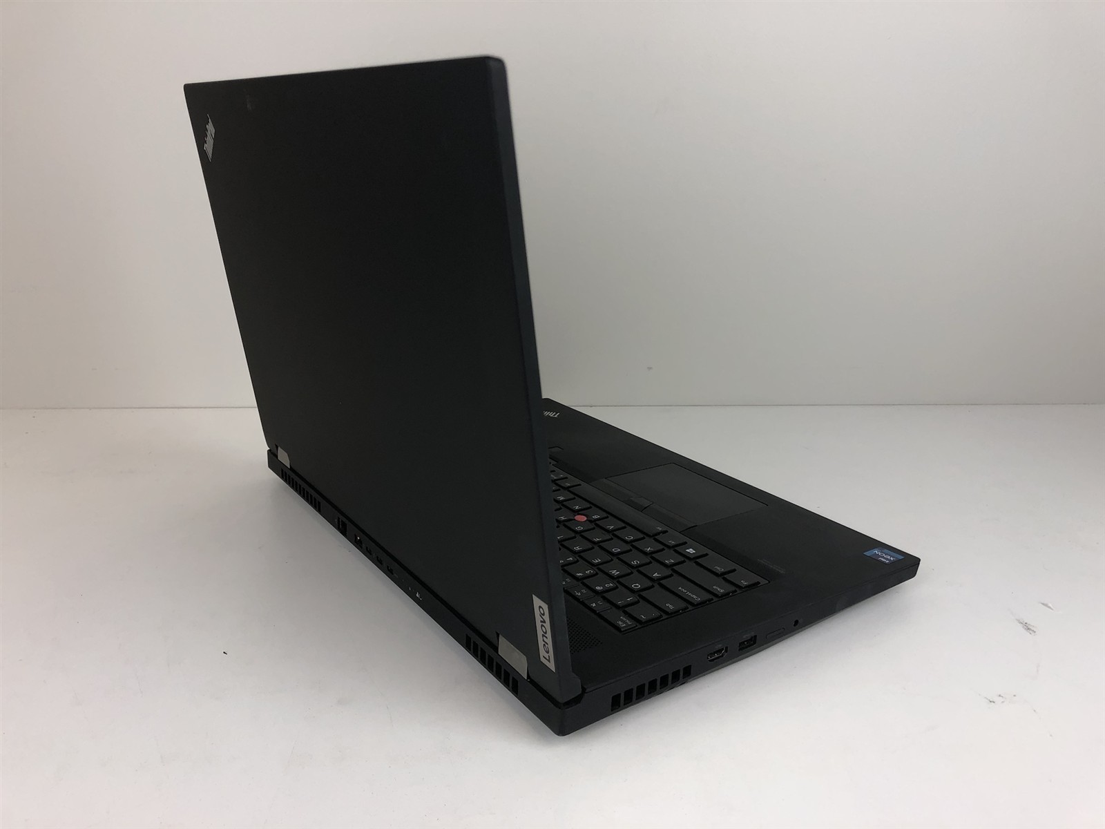 Lenovo ThinkPad P17 Gen 2: W-11855M 3.2GHz – 16GB – 256GB – RTX A5000 Mobile