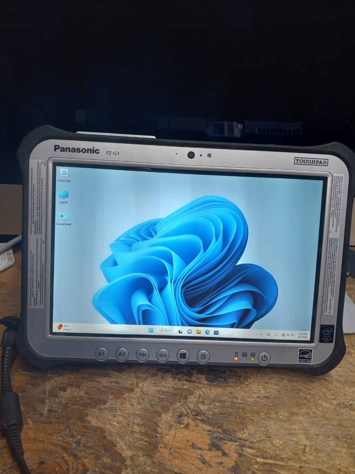 Panasonic Toughpad FZ-G1 10.1″ Core i5-5300U 8GB RAM 128gb SSD STYLUS Scanner