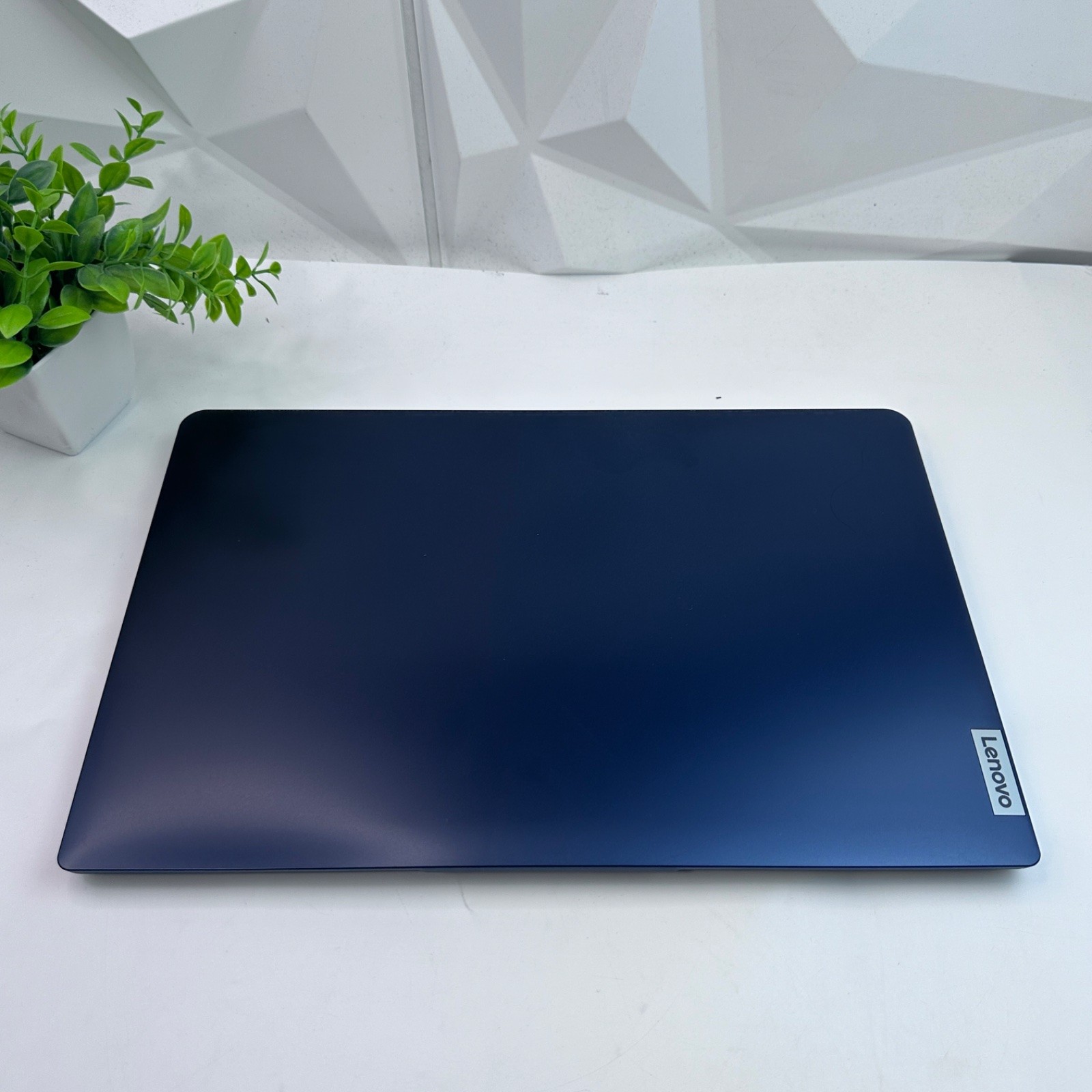 Lenovo IdeaPad 1 15AMN7 Laptop, 15.6″ FHD Touch, Ryzen 5 7520U, 8GB, 256GB SSD