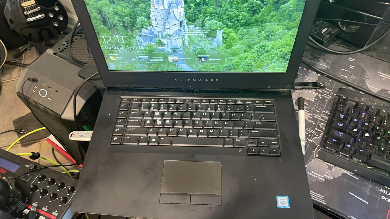 Dell Alienware 15 R3 15.6″ i7-7700HQ 2.80ghz 16GB RAM 1TB GTX 1060 WIN 10 PRO