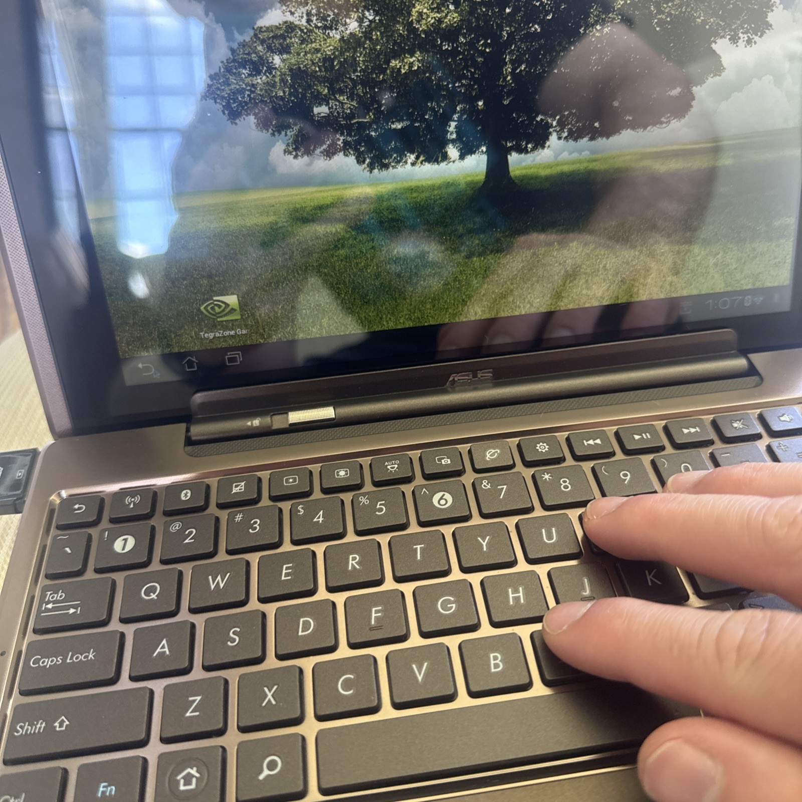 Asus Eee Pad Transformer TF101, Android 4.0.3 Read Description!
