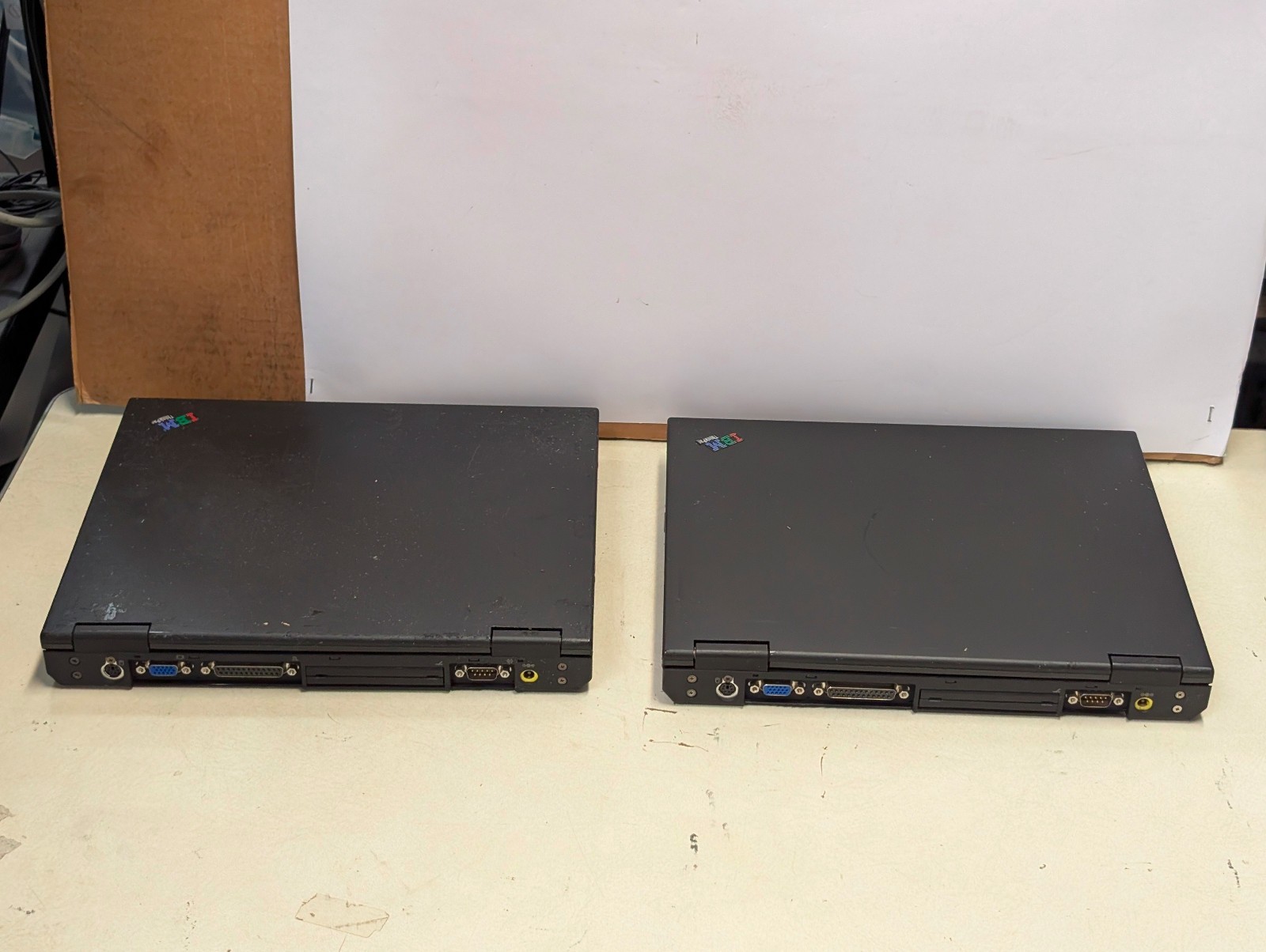 IBM ThinkPad 600 lot for parts; bad screen on 600x, bad MOBO on 600; no HDDs