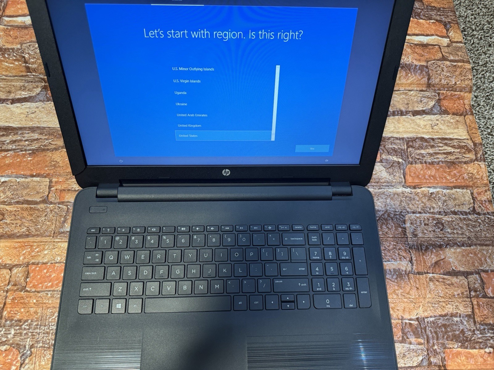 HP 15-bw004wm 15.6in Laptop AMD A-Series 4GB RAM 500GB HDD Win 10 Black