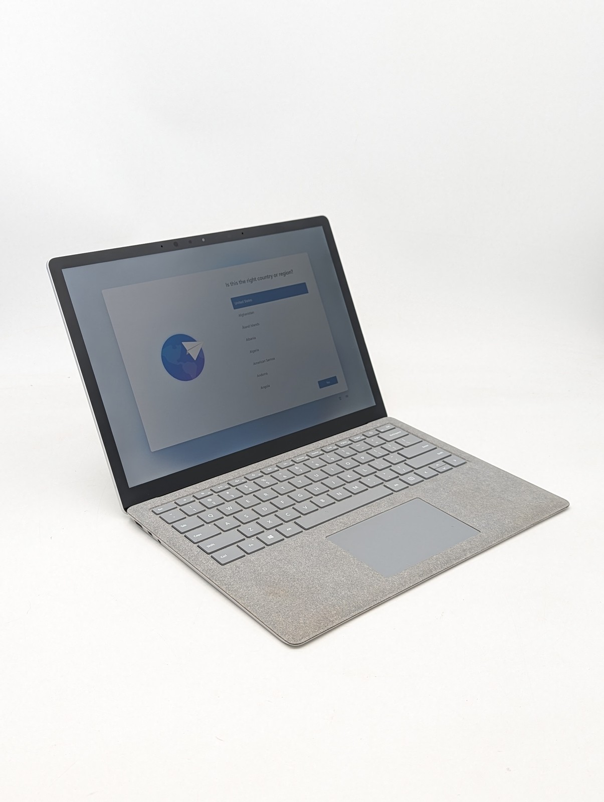 Microsoft Surface Laptop 2 13.5″ i7-8650U 16GB RAM 512GB SSD Windows 11 Home