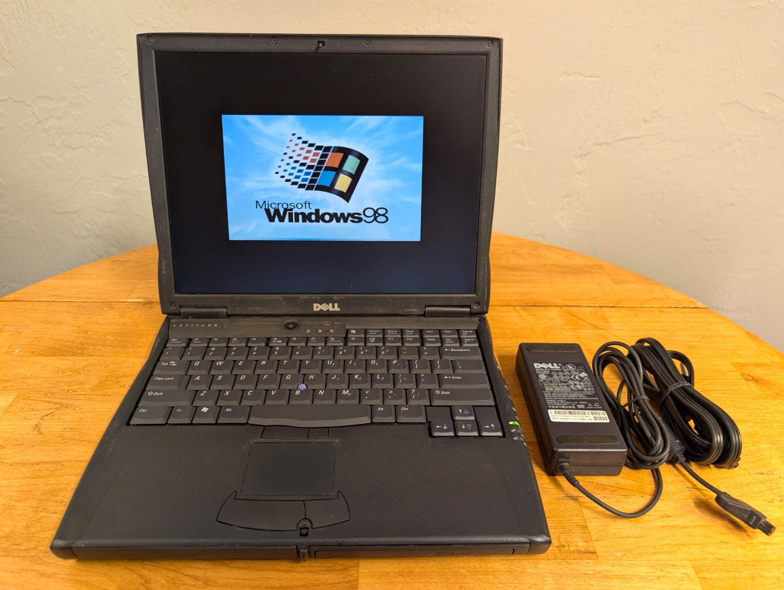 Vintage Dell Latitude C610 Laptop Windows 98 SE, MS Office, Serial port, CD
