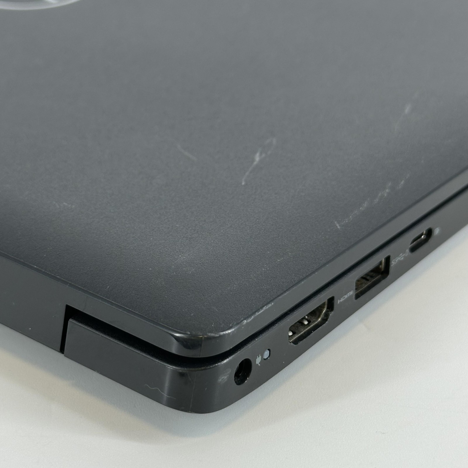 Dell Latitude 3420 14 Black FHD i7-1165G7 2.80GHz 16GB 512GB SSD WHITE SPOTS