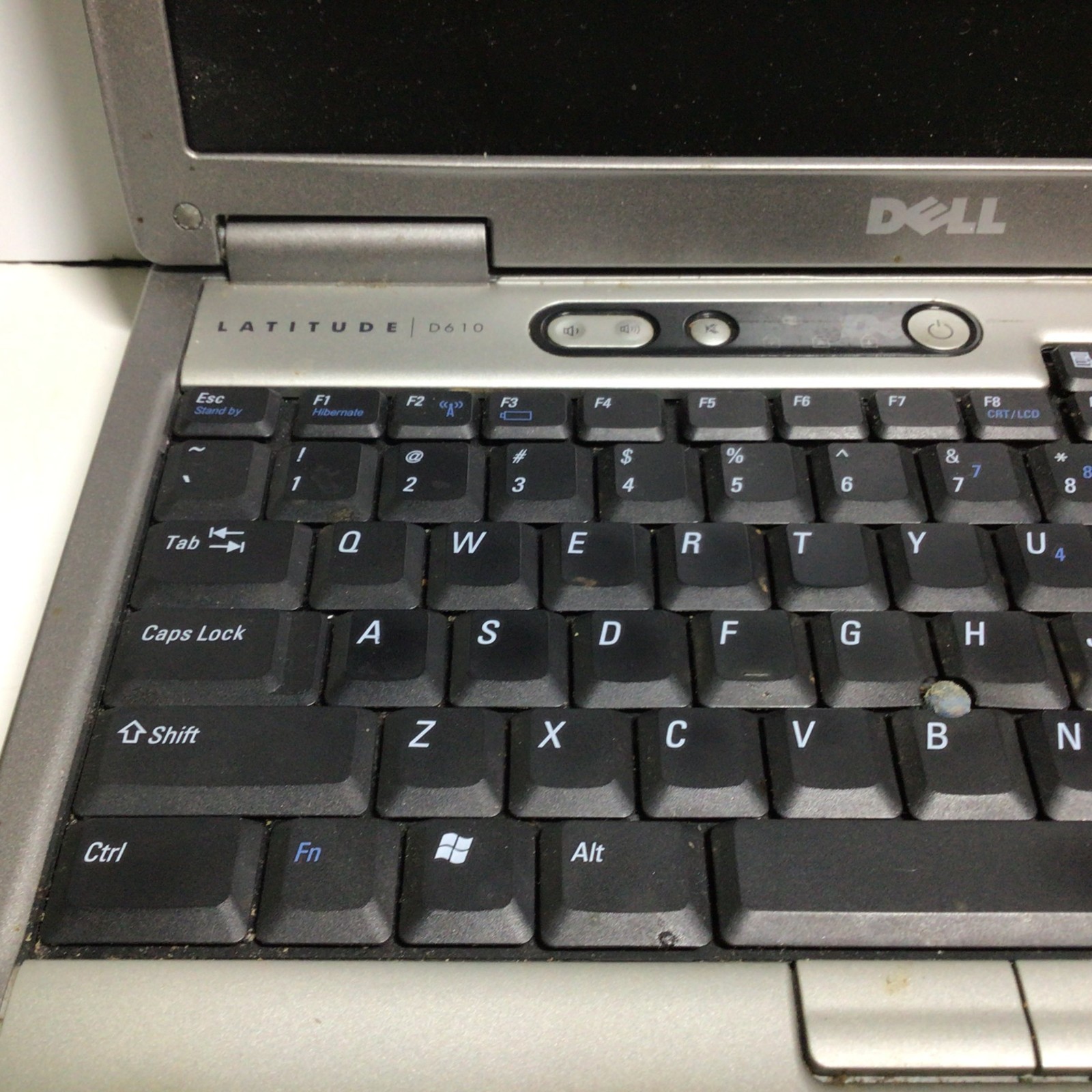 Dell Latitude D610 w/ Pentium M 1.86GHz, 2GB DDR2 RAM, 40GB HDD – No Charger/OS