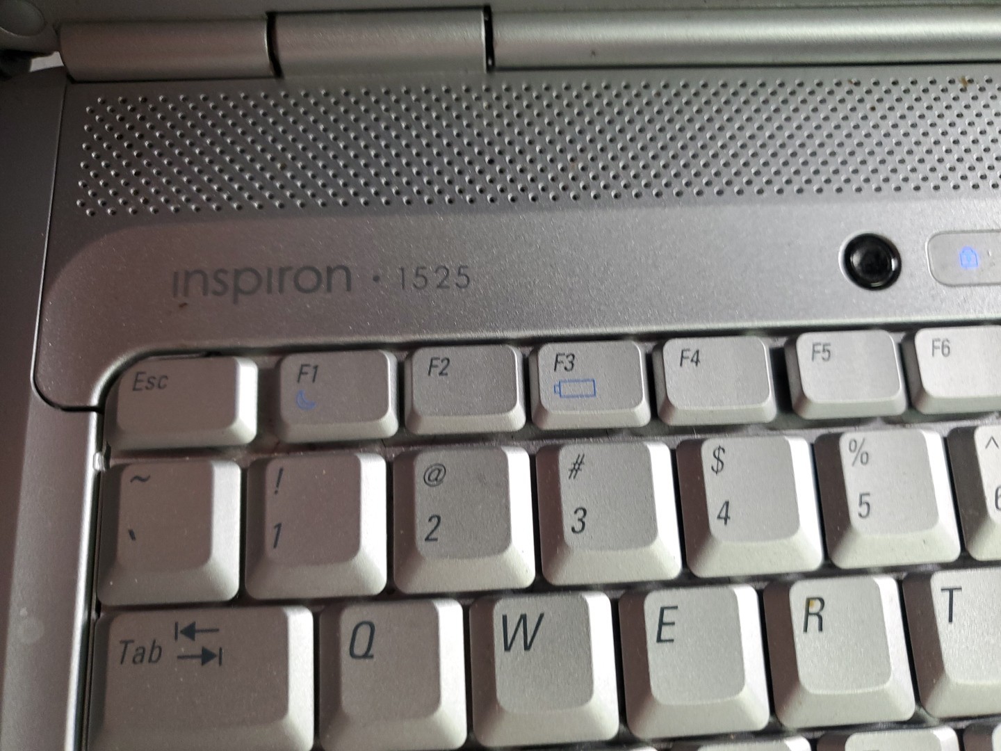 Dell Inspiron 1525 LAPTOP Intel 2 Core 1.8GHz 2 GB NO OS/HDD/ READ AD FREE SHIP
