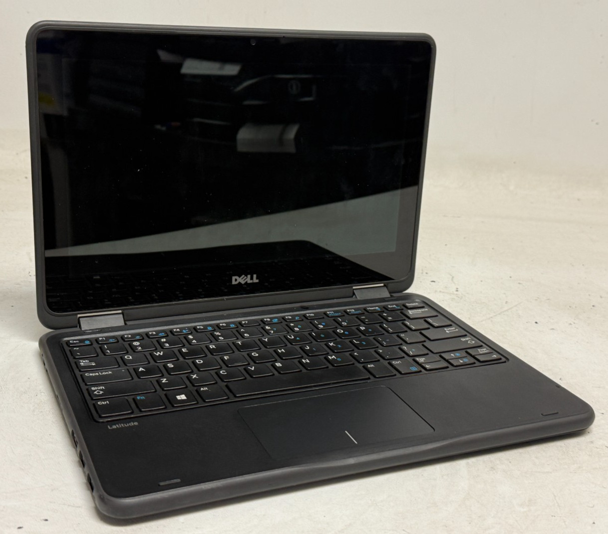 Dell Latitude 3189 2in1 11.6″ (N4200 – 4GB RAM – NO OS/HDD) – Lot of 10*