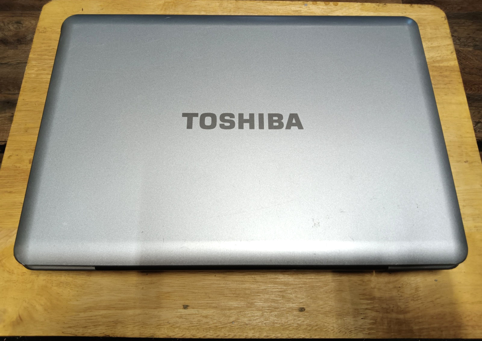 Toshiba L455D-S5976/AMD Turion RM-70 2.00ghz/4gb/750gb/Windows 7 Home/Vga/15.6
