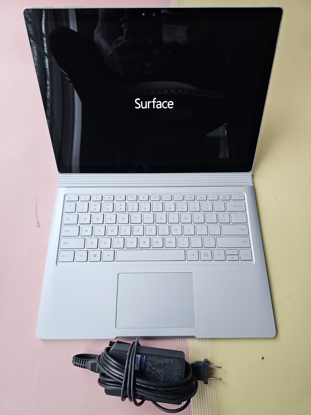 Microsoft Surface 1703 Core i7-6600U 16GB RAM 512GB SSD NVIDIA BACKLIT 3000×2000