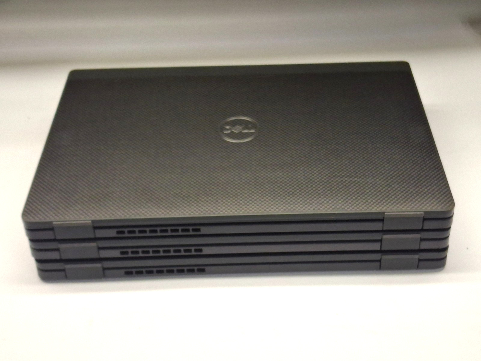Lot of 3 Dell Latitude 7410 14″ FHD Touchscreen Intel Core i7-10610U 16GB No SSD