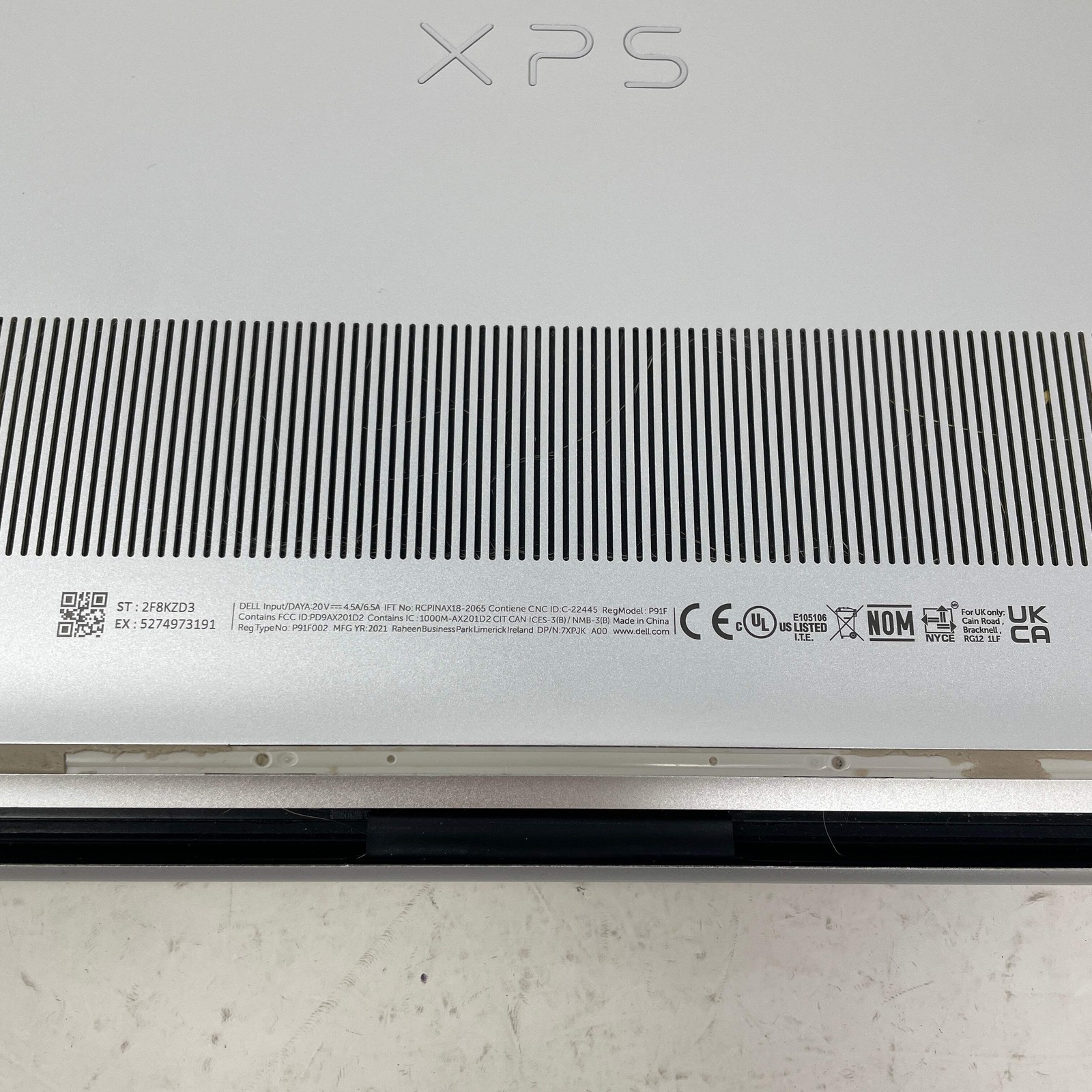Dell XPS 9510 15.6″ i9-11900H 2.5GHz 16GB RAM 1TB SSD GeForce RTX 3050 Ti