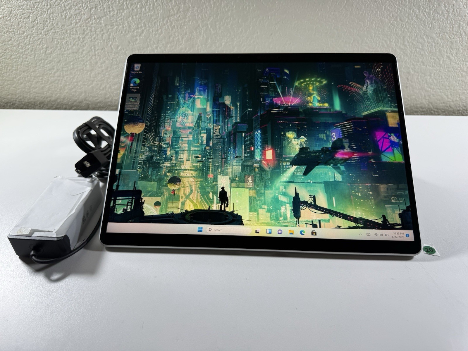 Microsoft Surface Pro 8 (1982) i5-1145G7 – 16GB RAM – 256GB 120Hz – Win 11 Pro