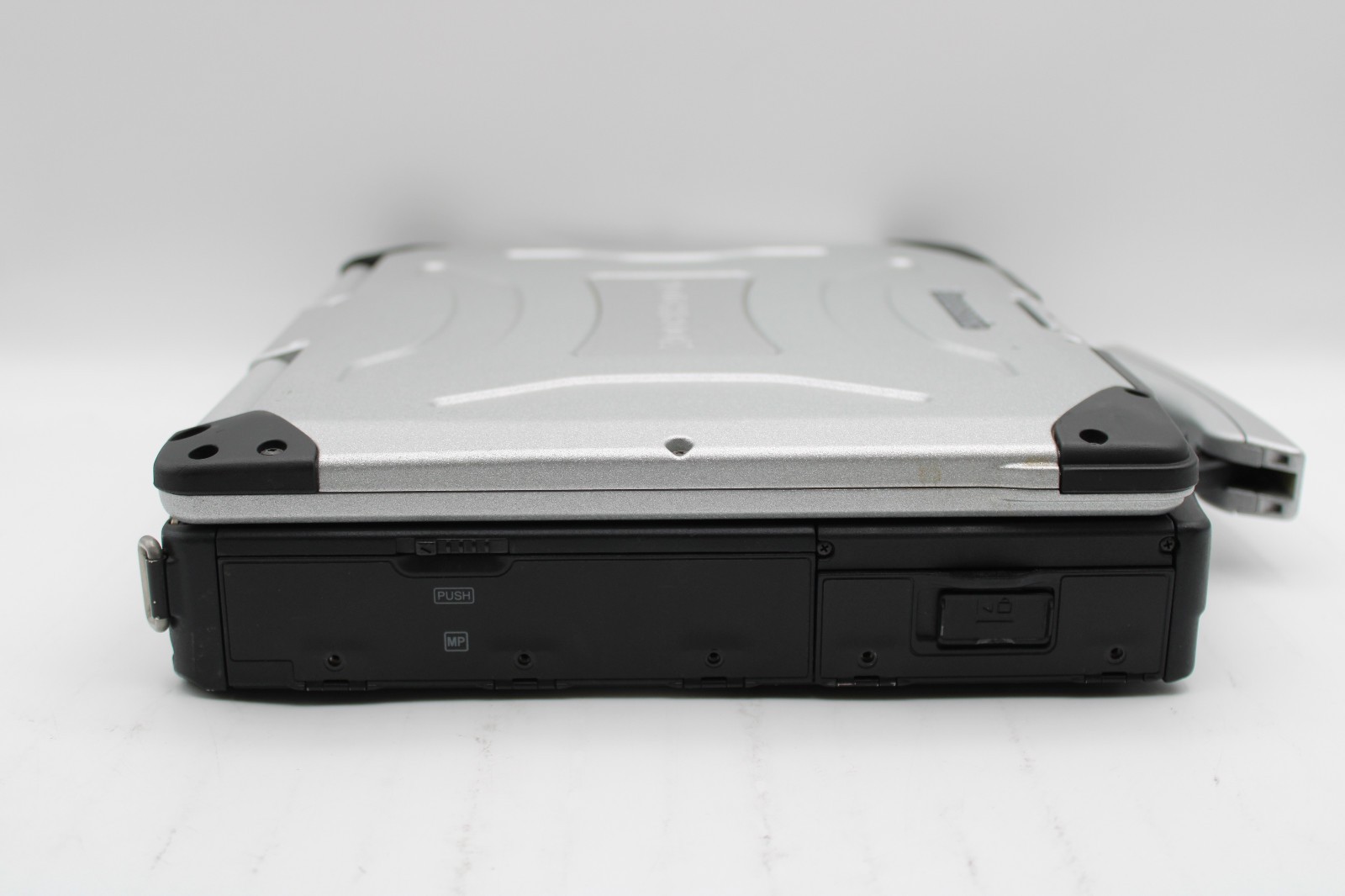 Panasonic ToughBook CF-29 _ Pentium M _ 768 MB RAM _ No SSD / OS *READ
