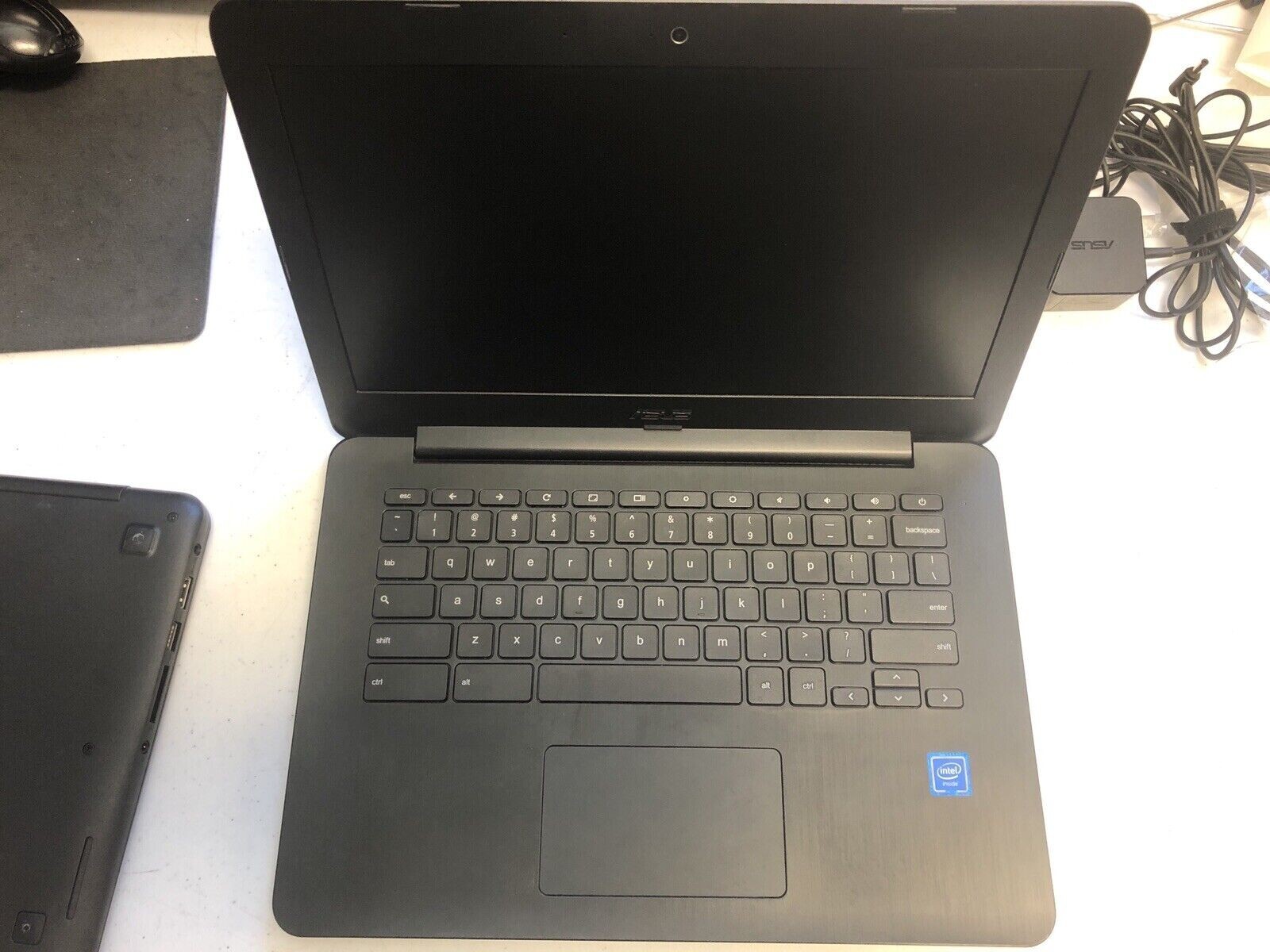 LOT of 5 ASUS Chromebook 13″ C300M – 2.16GHz Intel – 4GB RAM – 16GB SSD