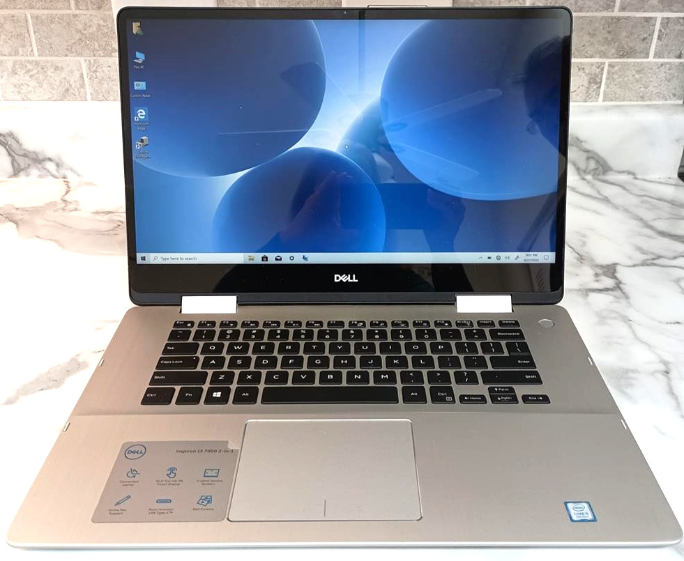Dell Inspiron 7586 2 n 1 Touch S. i5-8265U, 16GB 512 M.2 SSD W10 Excell. Cond!