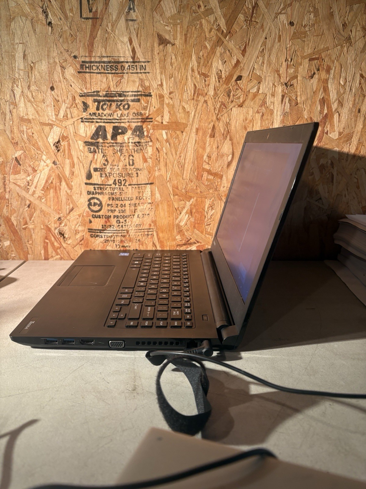 Toshiba Tecra C40-D Intel Celeron 4gb 128gb Win 10 Pro