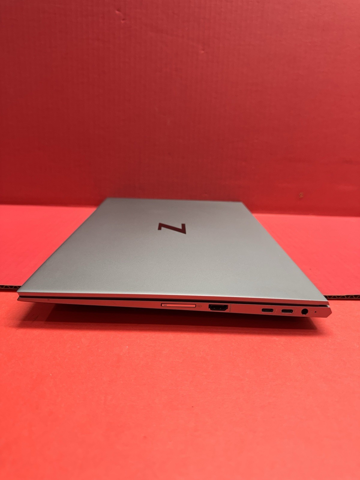 HP ZBOOK Studio 15.6” G8 Mobile Workstation 11th i7 11850H 2.5GHz 32GB RAM 1TB