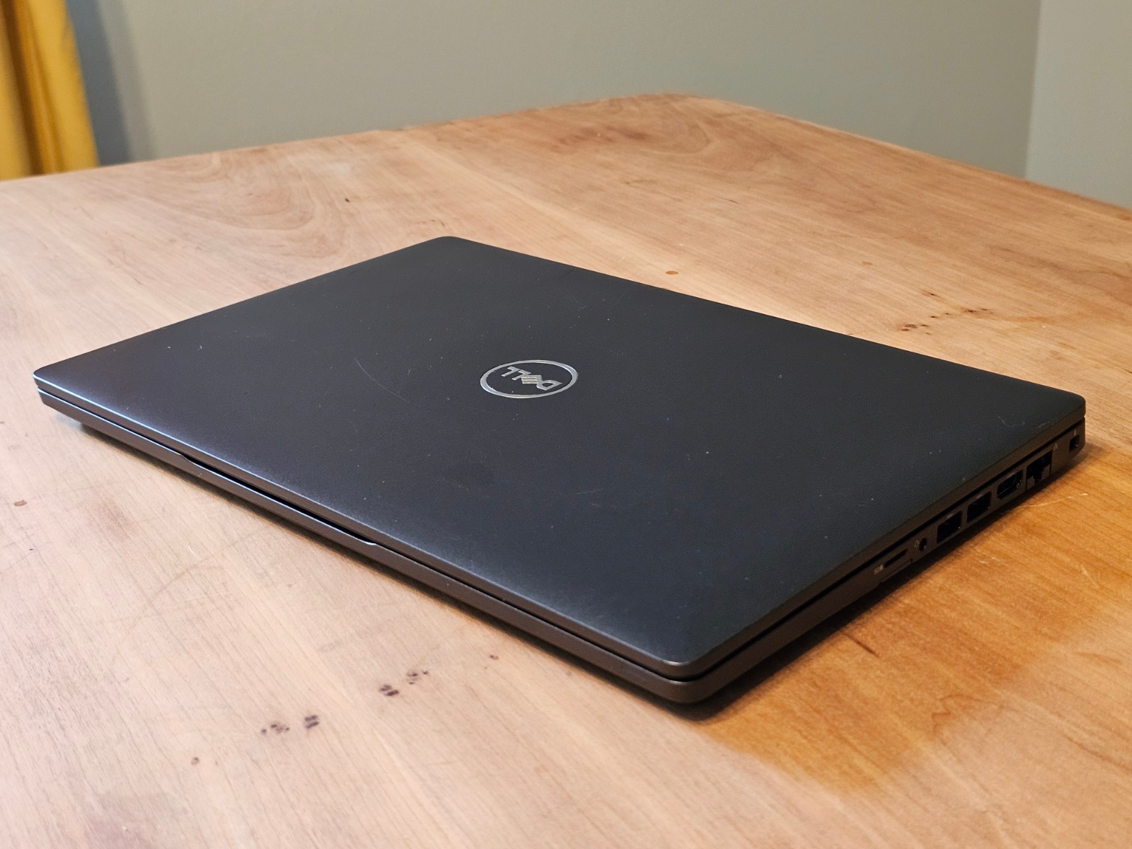 Good Dell 5400 i5-8265U 1.6GHz 8GB 256GB NVMe Webcam Charger & Excellent Battery